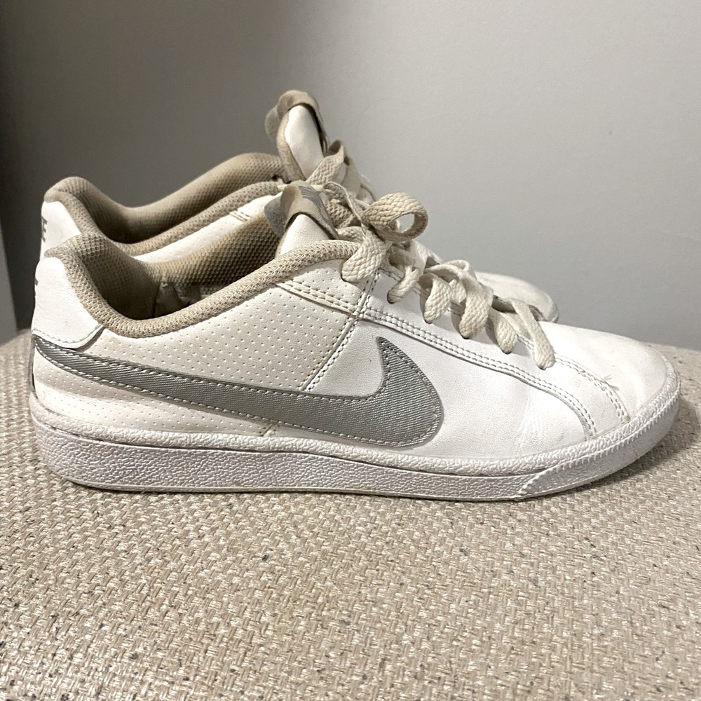 Nike Sneakers US 5.5